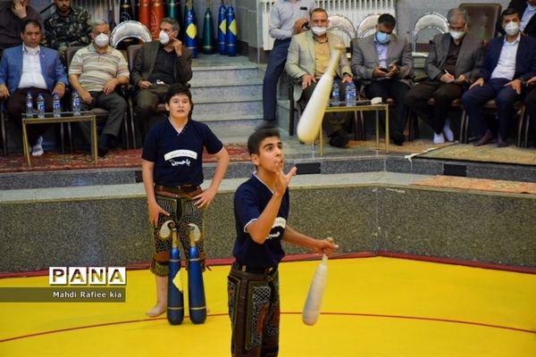 برگزارى مراسم آزادسازى زندانیان جرائم غیر عمد ورزشکار و جوان آذربایجان شرقى.