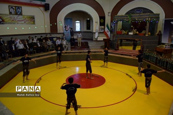 برگزارى مراسم آزادسازى زندانیان جرائم غیر عمد ورزشکار و جوان آذربایجان شرقى.