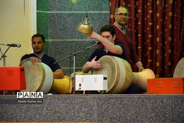 برگزارى مراسم آزادسازى زندانیان جرائم غیر عمد ورزشکار و جوان آذربایجان شرقى.