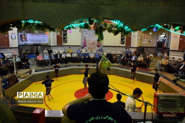 برگزارى مراسم آزادسازى زندانیان جرائم غیر عمد ورزشکار و جوان آذربایجان شرقى.