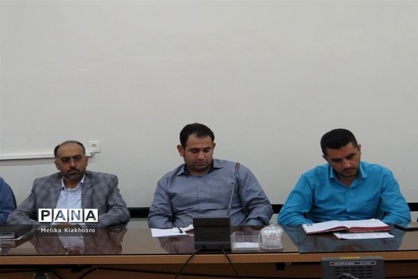 نشست شورای کانون و پایگاه بسیج دانش‌آموزی و فرهنگیان محمودآباد