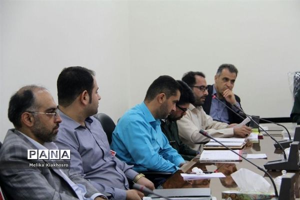 نشست شورای کانون و پایگاه بسیج دانش‌آموزی و فرهنگیان محمودآباد