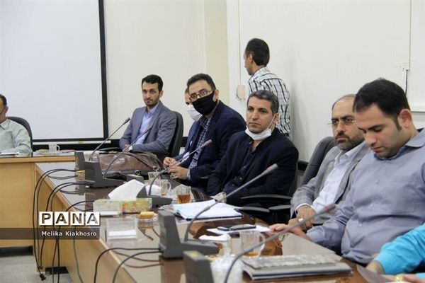 نشست شورای کانون و پایگاه بسیج دانش‌آموزی و فرهنگیان محمودآباد