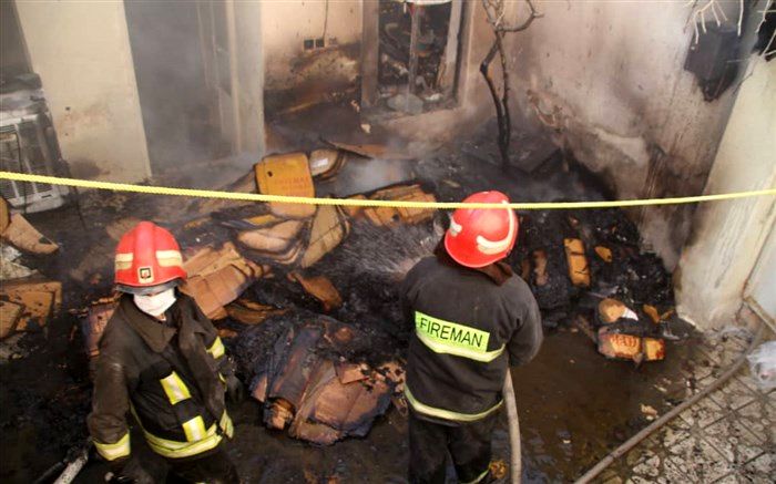 نجات دو کودک در حادثه آتش سوزی منزل مسکونی