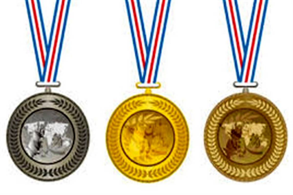 کسب مدال طلا توسط هنرآموز هنرستان فارابی ناحیه یک زنجان