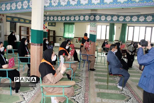 برگزاری آیین سپاس معلم درآموزشگاه متوسطه دوره اول سبلان ناحیه یک اردبیل