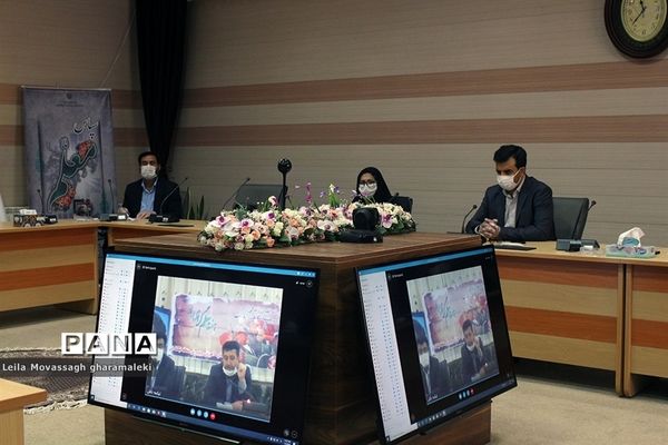 ویدئو کنفرانس مدیرکل آموزش و پرورش آذربایجان شرقی با معلمان منتخب نواحی و مناطق