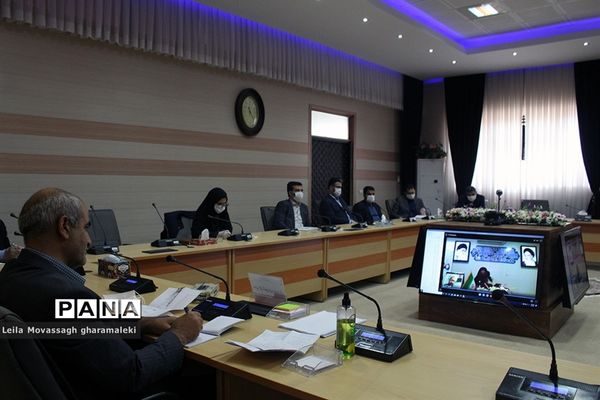 ویدئو کنفرانس مدیرکل آموزش و پرورش آذربایجان شرقی با معلمان منتخب نواحی و مناطق