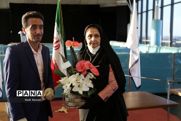 جلسه ستاد راهبردی بنیاد فرهنگی آرش و تجلیل از مدیر نمونه استانی در میاندرود