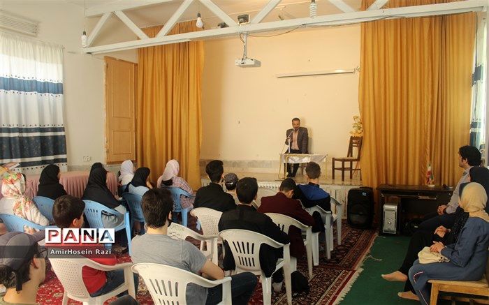 کارگاه آموزشی مجری گری و گویندگی در کانون کوثر  درگز برگزار شد