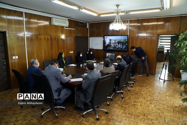 تقدیر از معلمان نمونه تهرانی