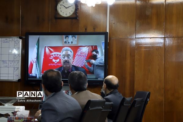 تقدیر از معلمان نمونه تهرانی