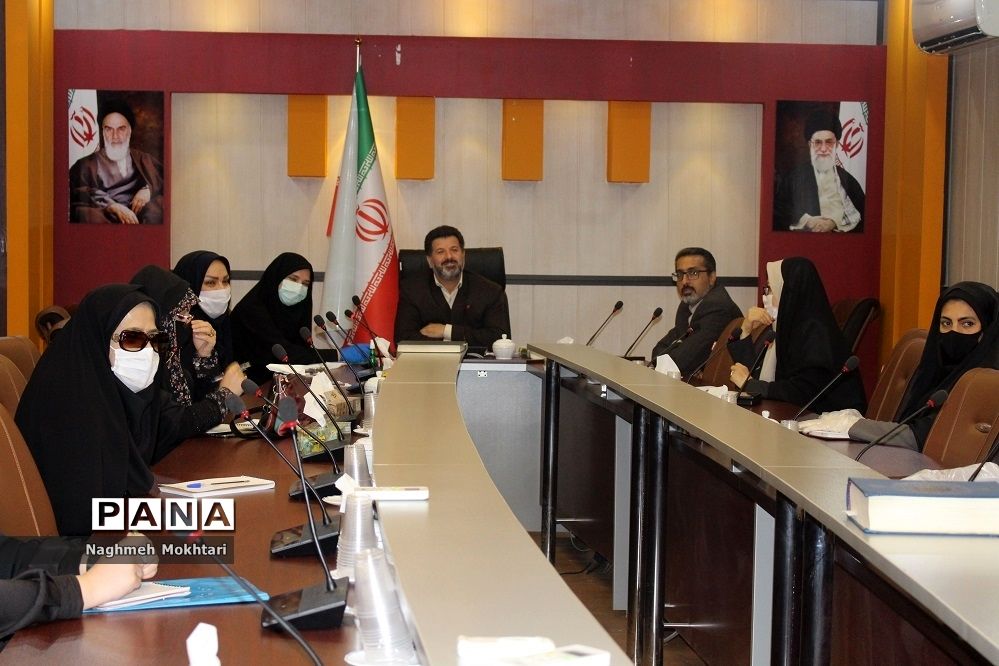 اولین جلسه کارگروه آموزشی مدیران منتخب مقطع ابتدایی در اداره‌کل شهرستان‌های استان تهران