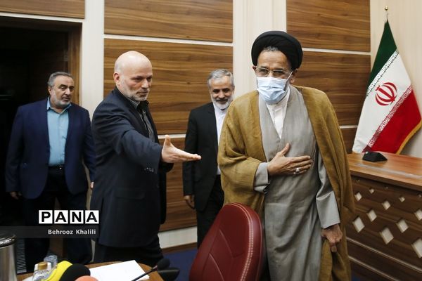 جلسه هم ‌اندیشی برگزاری مراسم بازخوانی و افشای حقوق بشر امریکایی