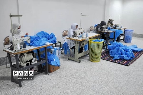 تداوم تولید ماسک و گان در تولیدی‌های زنجان
