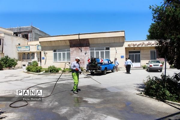 سم‌زدایی محوطه سازمان دانش‌آموزی آذربایجان غربی