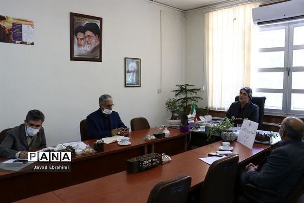 نشست ساماندهی لباس فرم دانش‌آموزی خراسان رضوی
