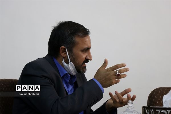 نشست ساماندهی لباس فرم دانش‌آموزی خراسان رضوی