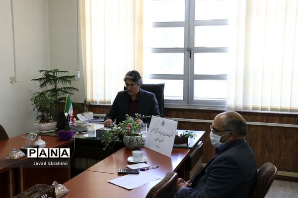 نشست ساماندهی لباس فرم دانش‌آموزی خراسان رضوی