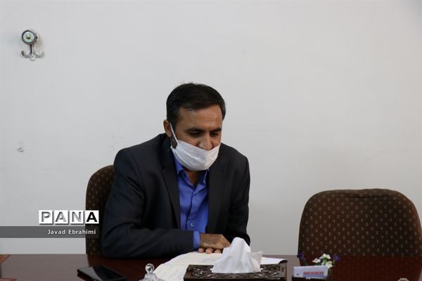 نشست ساماندهی لباس فرم دانش‌آموزی خراسان رضوی