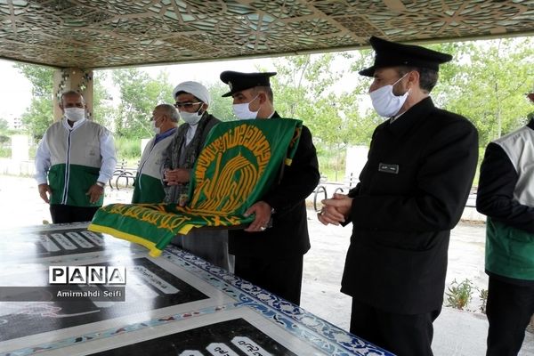 گرداندن پرچم مقدس آستان قدس رضوی در شهرستان محمودآباد