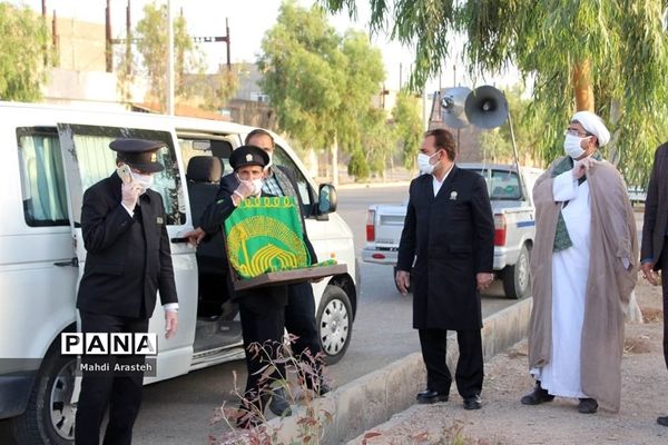 بازدید کاروان زیر سایه خورشید از کارخانه تولیدی ماسک صدف شهرستان خوسف