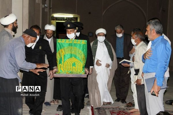 اقامه نماز با حضور کاروان زیر سایه خورشید در مسجد جامع شهرستان خوسف