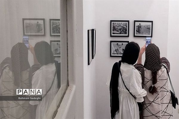 نمایشگاه عکس ۹۹