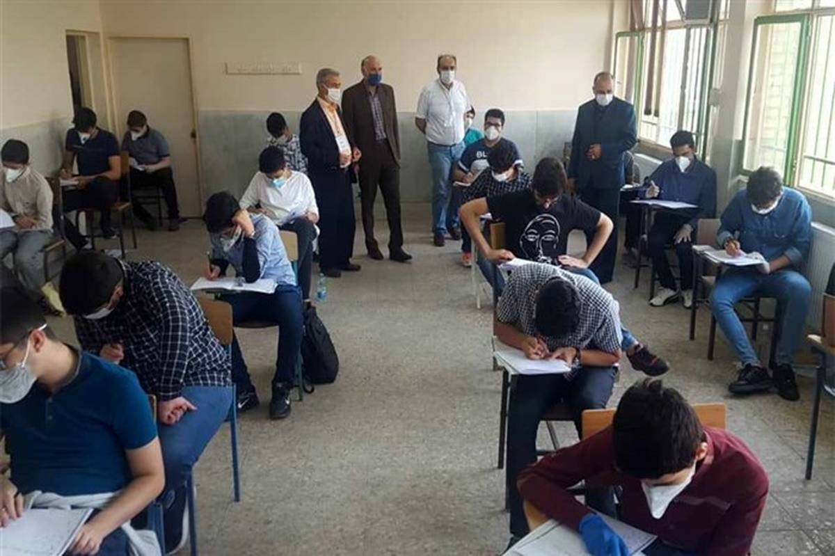 محسنی نسب از حوزه های آزمون ورودی مدرسه البرز ماندگار بازدید کرد