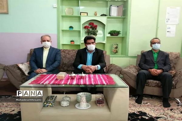 بازدید و دیدار مدیرکل آموزش و پرورش خراسان جنوبی با 18 دانش آموز با نیازهای ویژه