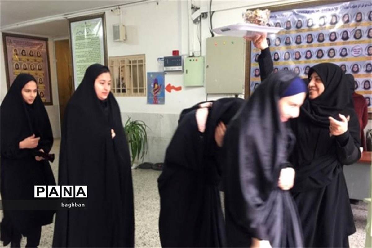 افتخارآفرینی دانش آموزان دبیرستان فرزانگان در مسابقات قرآن و عترت استان یزد