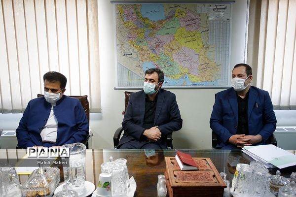 رونمایی پوستر سی و هشتمین جشنواره فرهنگی هنری فردا