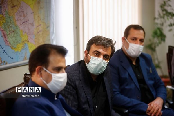 رونمایی پوستر سی و هشتمین جشنواره فرهنگی هنری فردا