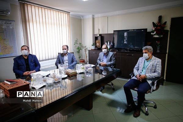 رونمایی پوستر سی و هشتمین جشنواره فرهنگی هنری فردا