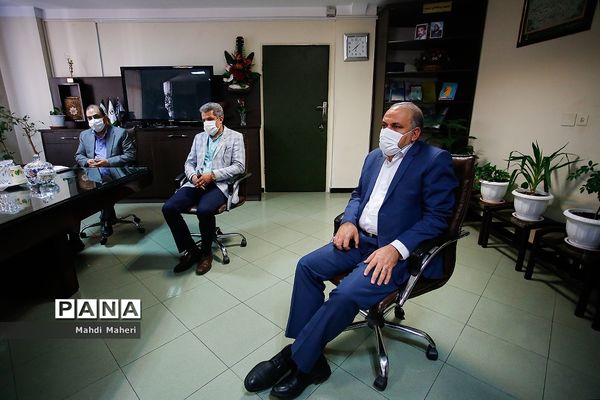 رونمایی پوستر سی و هشتمین جشنواره فرهنگی هنری فردا