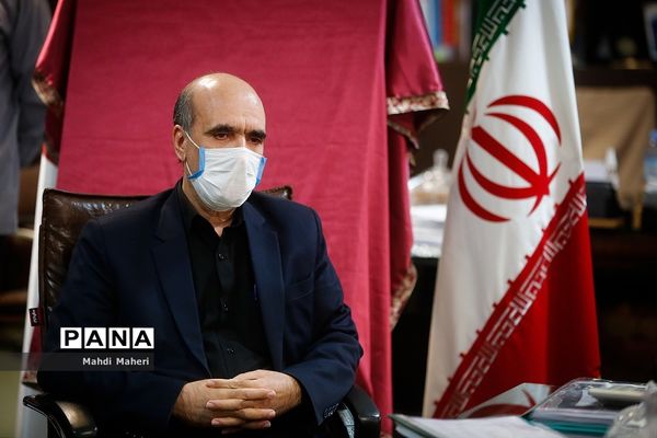 رونمایی پوستر سی و هشتمین جشنواره فرهنگی هنری فردا