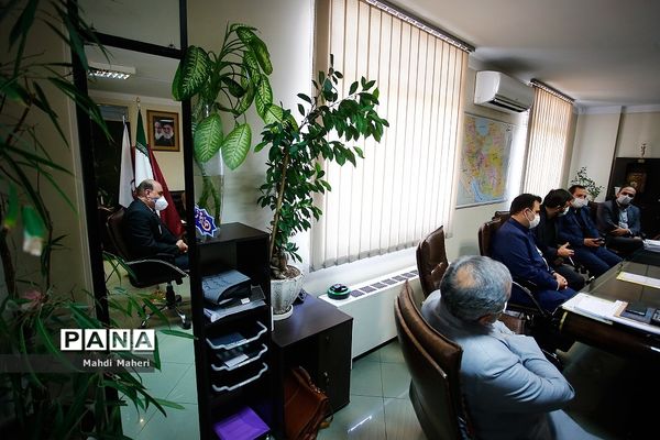رونمایی پوستر سی و هشتمین جشنواره فرهنگی هنری فردا