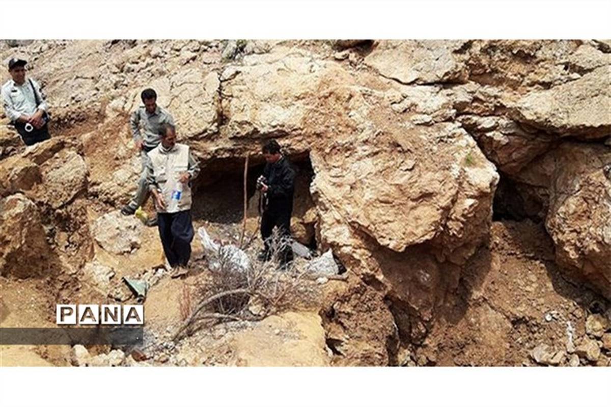 بیش از ۶ تن سنگ معدن سرب غیر مجاز در اسفراین کشف شد
