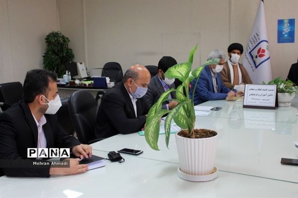 نشست کمیته عفاف و حجاب دانش آموزان و فرهنگیان استان بوشهر
