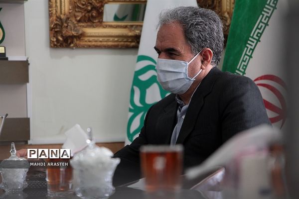 دیدارمدیرآموزش و پرورش شهرستان بیرجند با دانش آموز خبرنگاران  پانا استان خراسان جنوبی