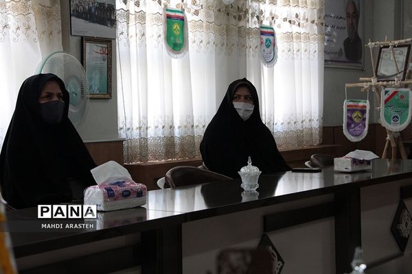 دیدارمدیرآموزش و پرورش شهرستان بیرجند با دانش آموز خبرنگاران  پانا استان خراسان جنوبی