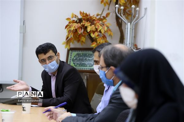 نشست اعضای دبیرخانه‌ کشوری گروه آموزشی مشاوران