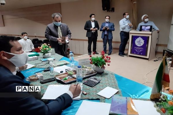 روز دوم مسابقات مجازی قرآن عترت و نماز دانش‌آموزان کشور در مشهد