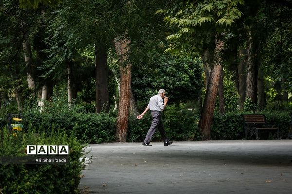 سایه کرونا در پارک