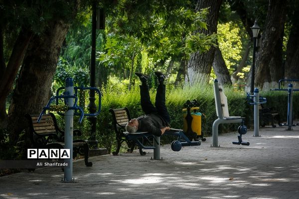 سایه کرونا در پارک