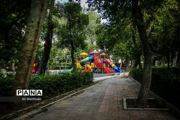 سایه کرونا در پارک