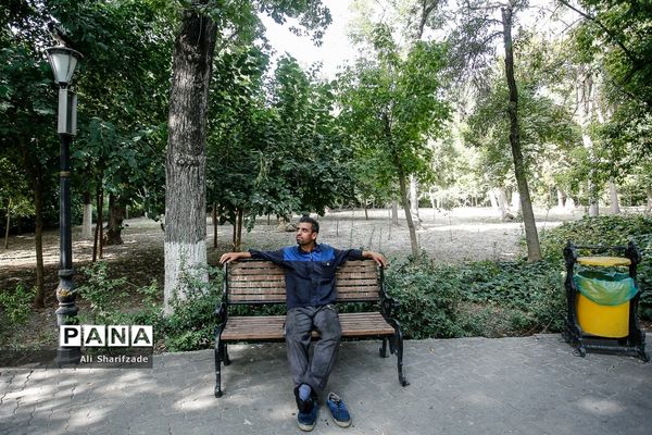 سایه کرونا در پارک