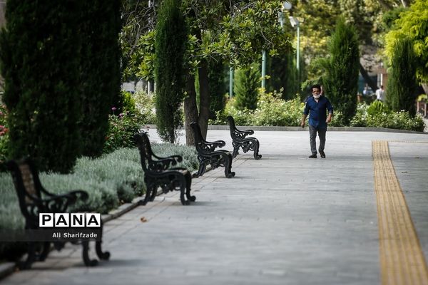 سایه کرونا در پارک