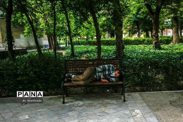 سایه کرونا در پارک