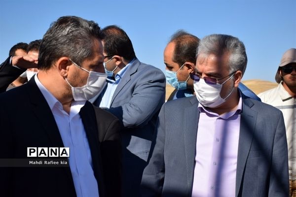 بازدید فرماندار و شهردار کلانشهر تبریز از پروژه مرکز دفن بهداشتى پسماند تبریز